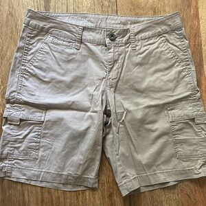 Sonoma size 8 Bermuda cargo shorts